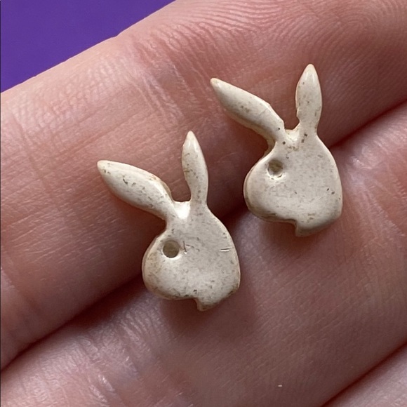 💛 Vintage Cute White Playboy Bunny Earrings - Picture 3 of 3